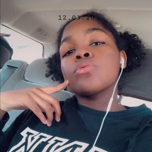 Meet your Posher, Zoë